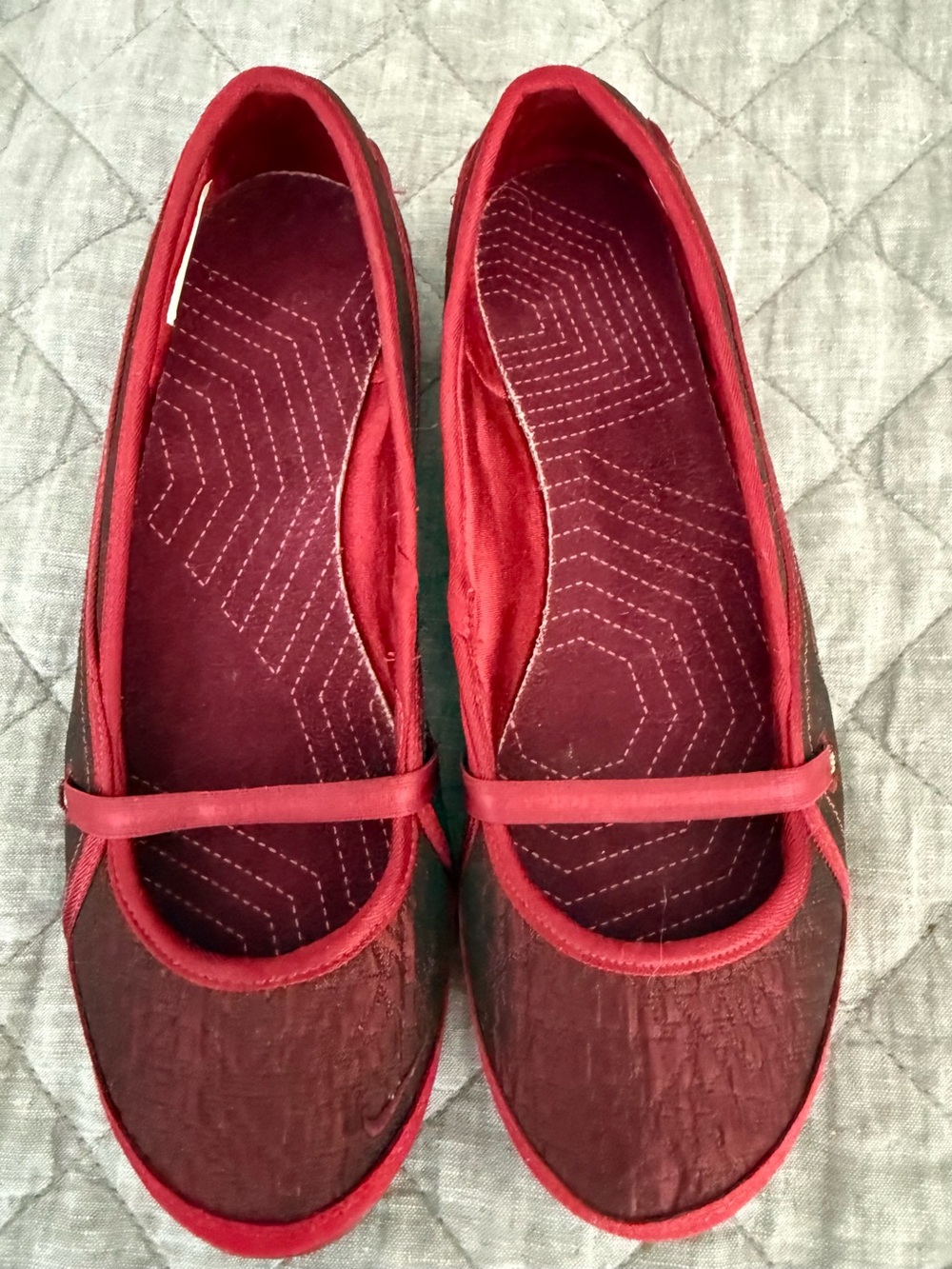 EUC Nike Women's Flats - Sz 8.5